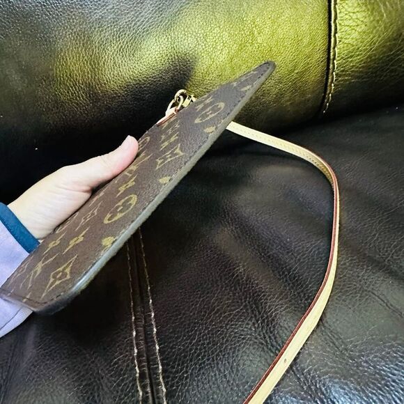 Louis Vuitton Neverfull PM Pouch Monogram - Picture 5 of 10